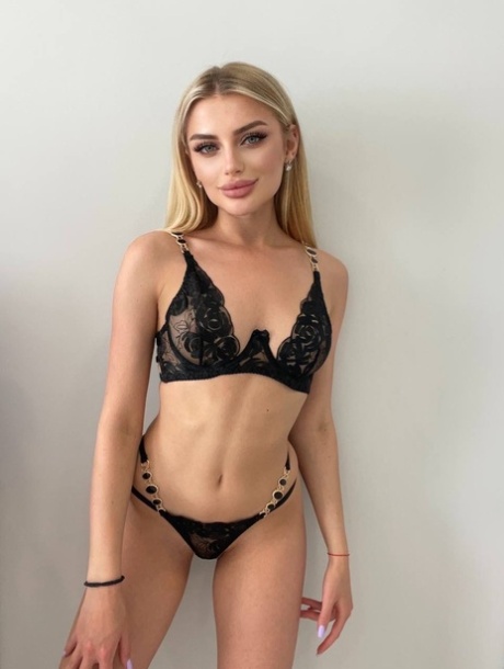 teen lingerie hd photo