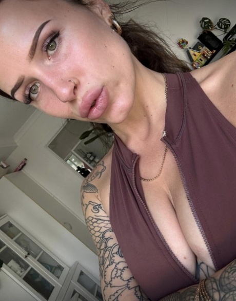 beaux gros seins haut xxx archive
