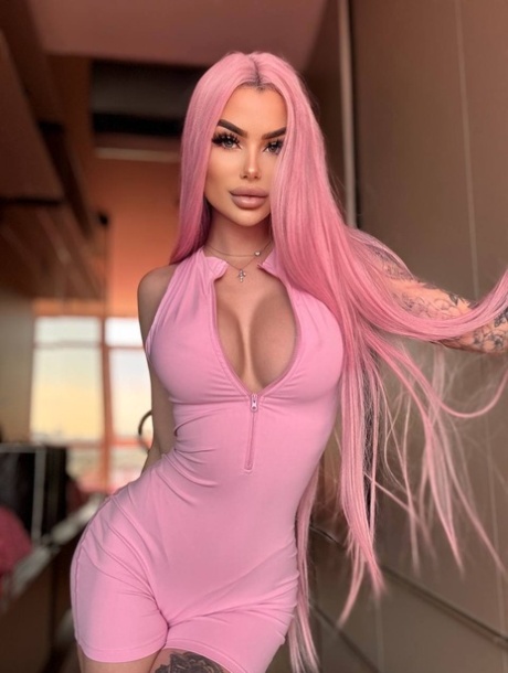 pink hair porno picture
