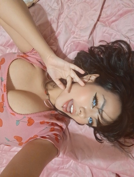 大胸拉丁裔少女 美麗的色情 圖片