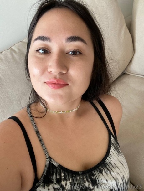 asiatico paffuto pornografico bollente immagine