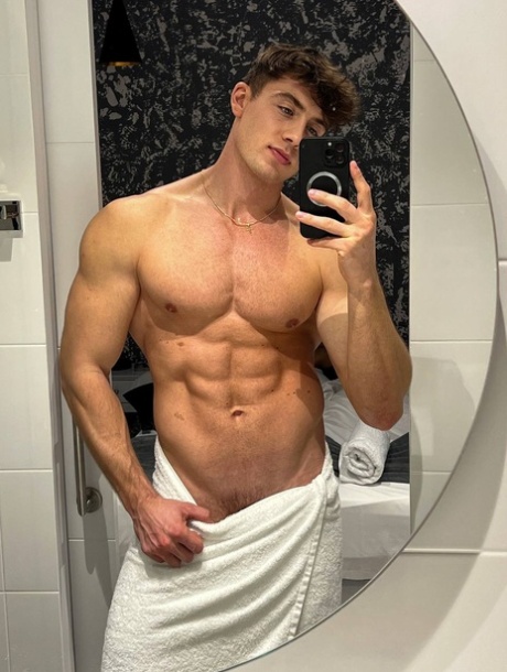amateur selfie adult image