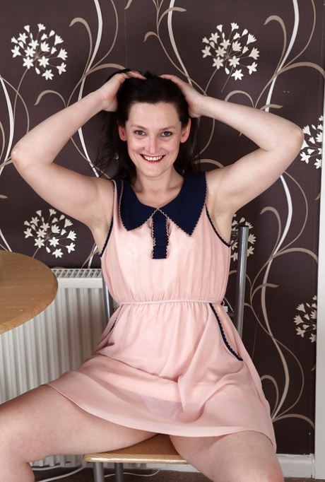 Emily Marshall star erotic photo