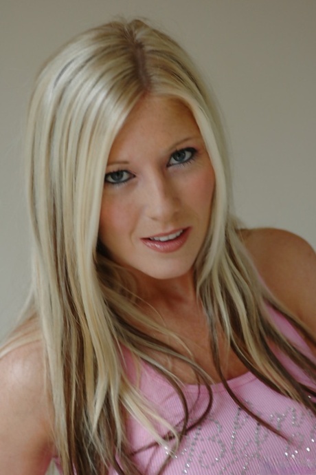 beautiful blonde hot sexy photo