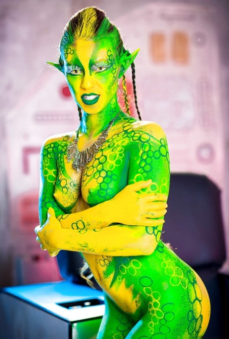 cosplay di milf nudo carino img