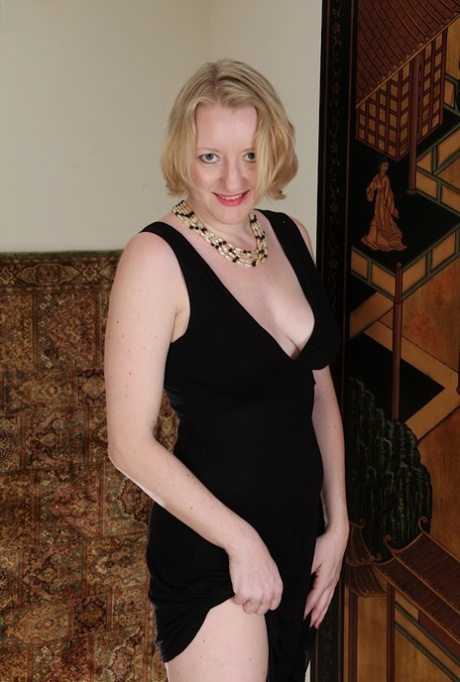 smile free sexy pic