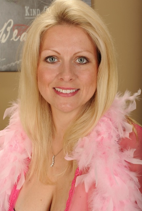 mature face free nude pictures