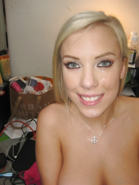 Ladyboy allein hd pornografische fotos