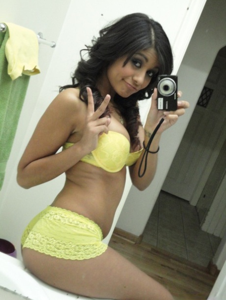 Ruby Rayes nude pornstar gallery