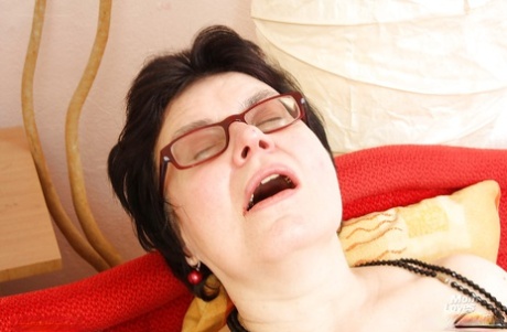granny face nudes pic