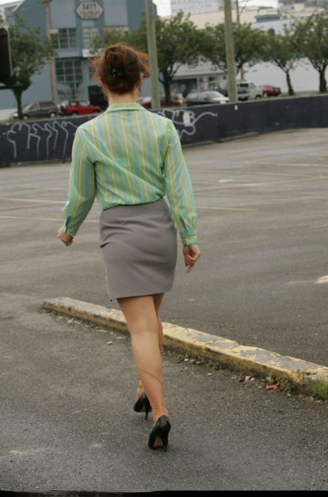 大人っぽいスカート 無料セックス 写真