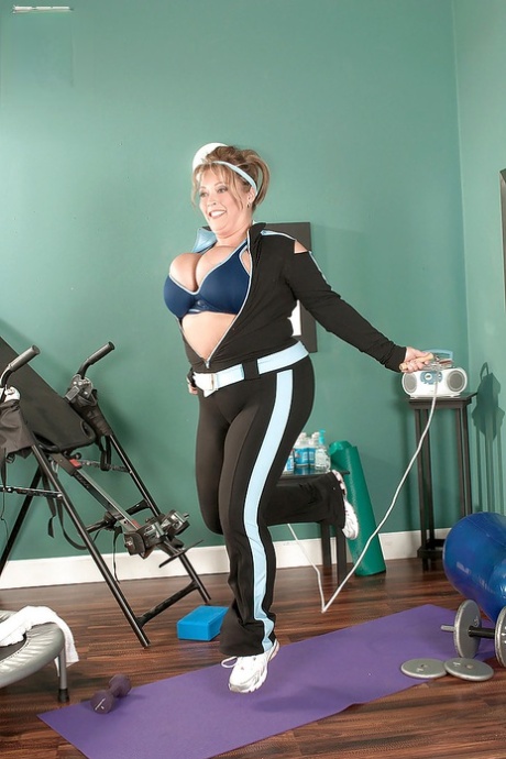 mollige Leggings nackt freie bilder