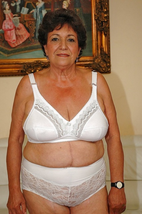 70歳以上のおばあちゃん ホットポルノ 写真