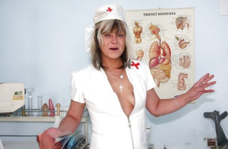 moden sygeplejerske varm gratis fotos