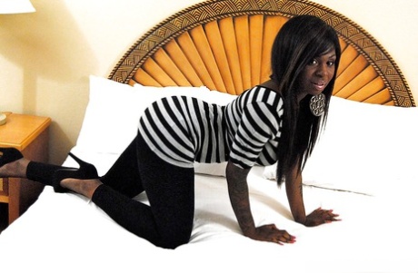 Tatiyana Foxx model free pics