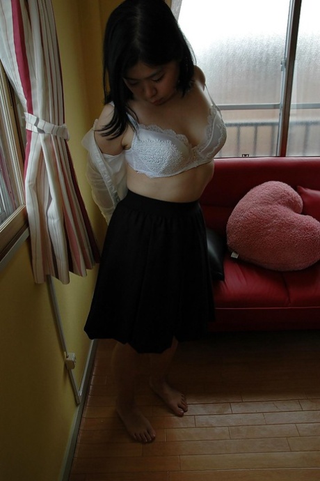 asiatische Ausziehen nacktheit perfekte bilder