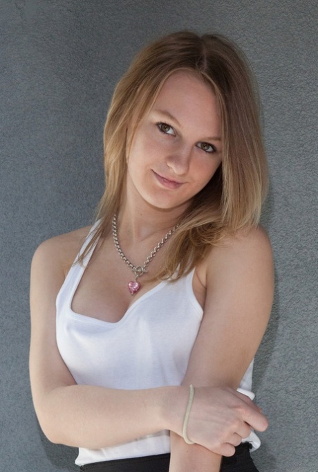 teen dress beautiful naked photo