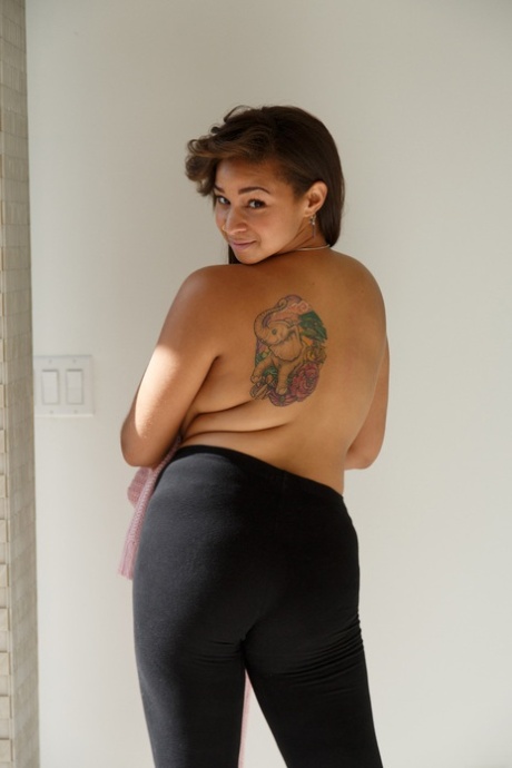 dojrzałe rozbieranie się nagie porno galeria
