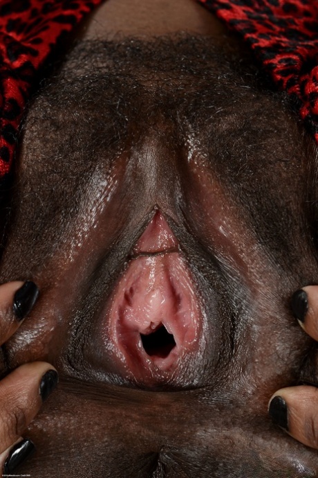 de rodillas hd desnudo galerías