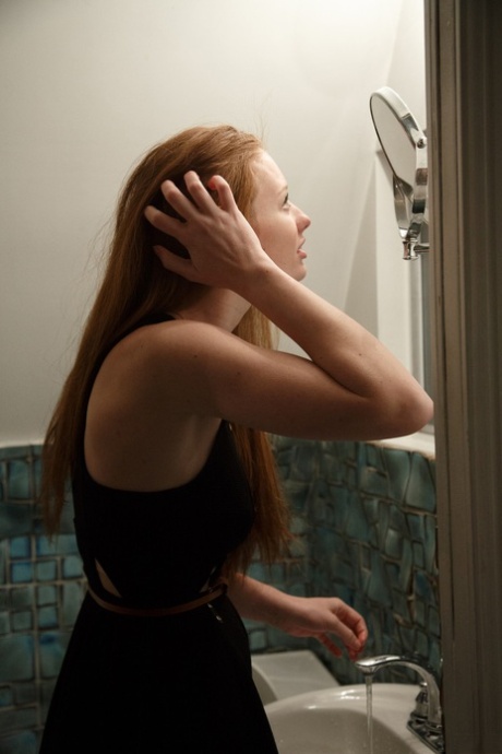 sexy redhead beautiful naked photo