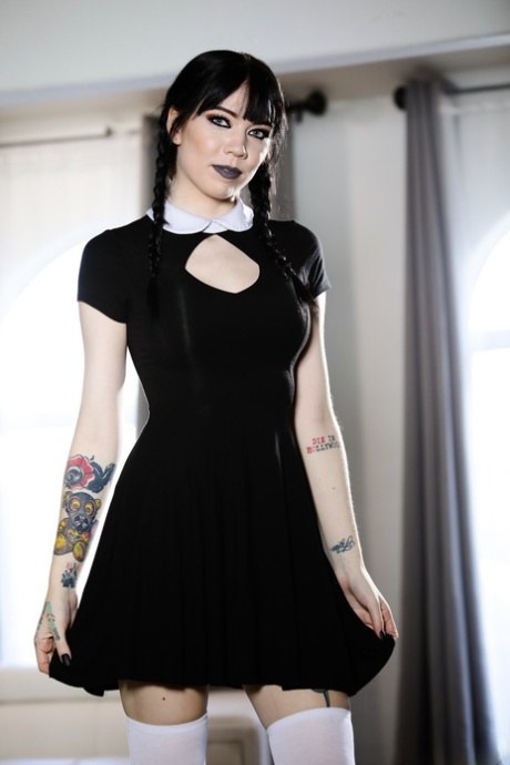 Leda Elizabeth exclusive actress images