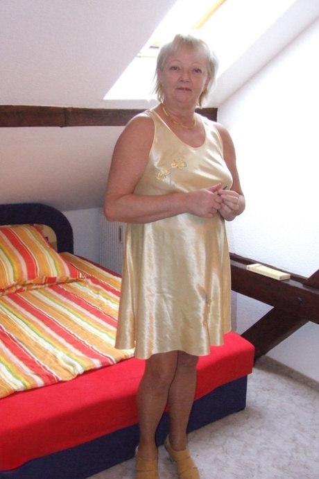 falda madura hermosa adulta foto