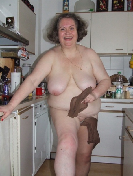 alte Oma Titten exklusive kunst foto