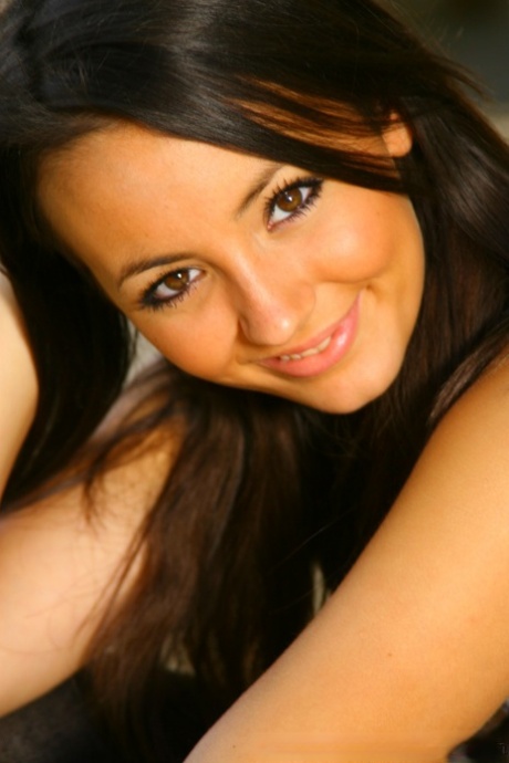 pretty face hot nude image