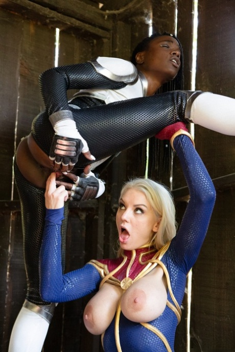 costume sexy nudes archive