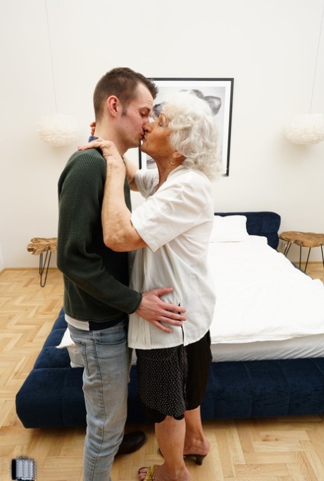 nonna che bacia caldo gratuito gallerie