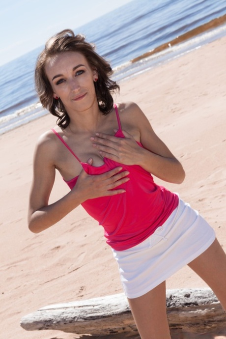Cleo Dream porn star img