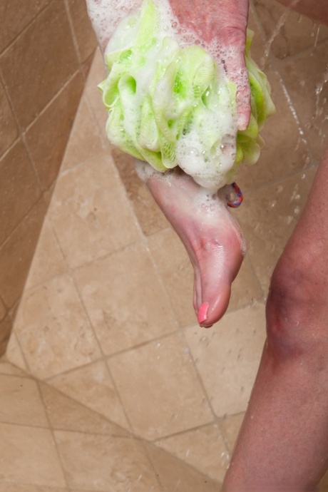 mature wet pussy free naked photos