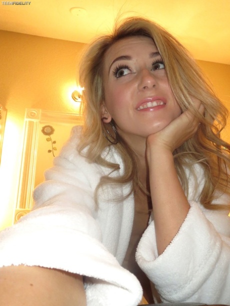 Lilly Banks perfect actress picture