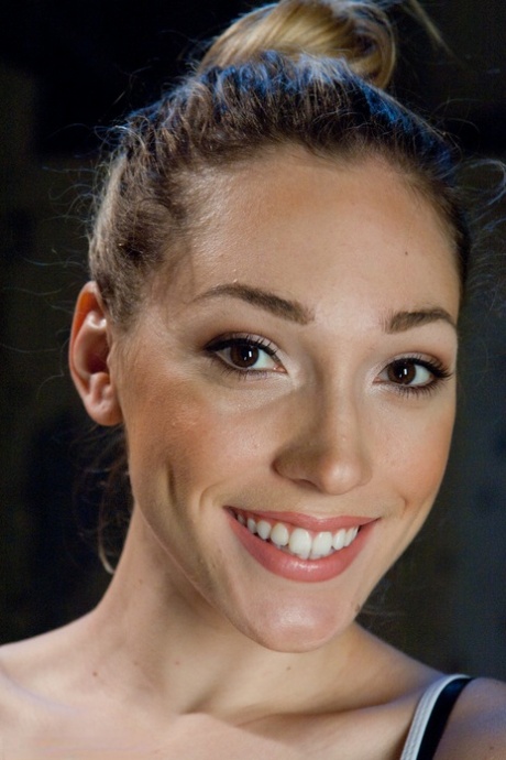 Katie Summers model pretty img
