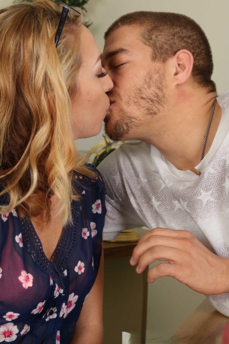 chlupatá blondýnka xxx porno snímky