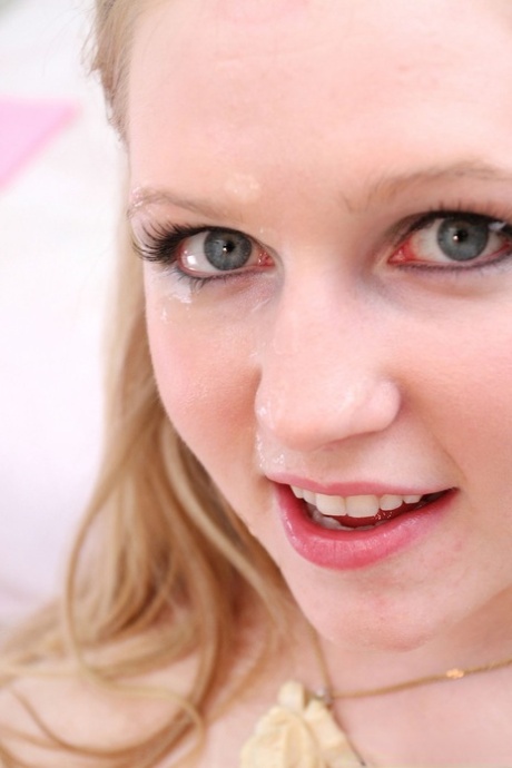 petite facial hot sex photo