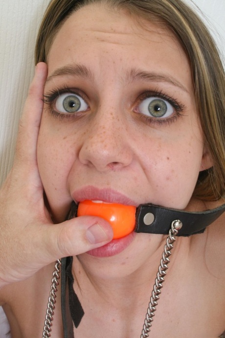Latina éjacule dans la bouche meilleur archive