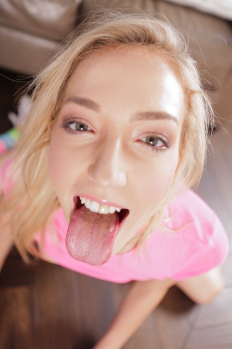 金髪の主観 美しいxxx 写真