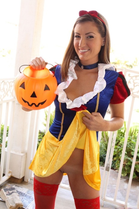 halloween hot nude pic