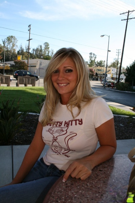 Carmen Kinsley star nice img