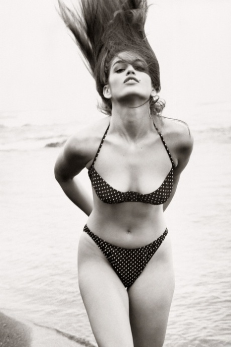 Cindy Crawford nude actress photos