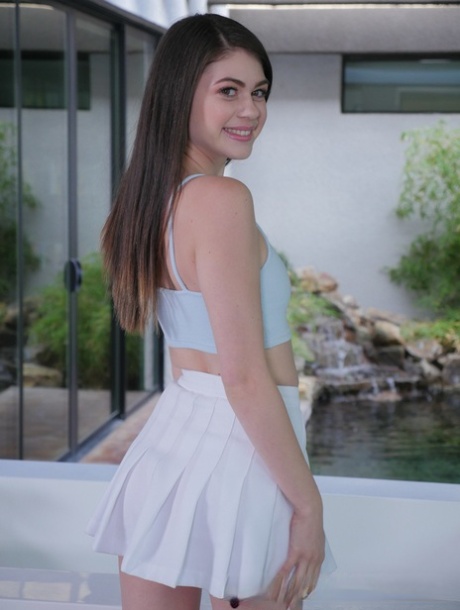 Marina Woods sexy model images
