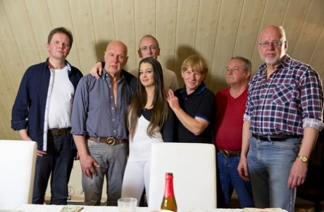 tiener gangbang gratis porno afbeeldingen