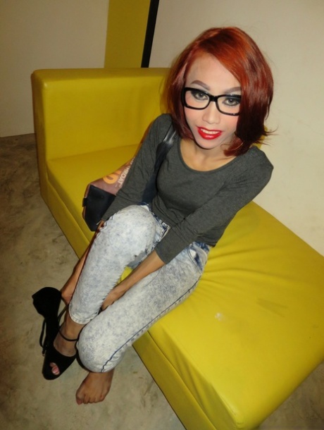 Ladyboy-POV freie nackte archiv