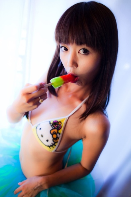 biquíni japonês sexy perfeito arquivo