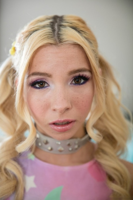 Kenzie Reeves erotic actress picture