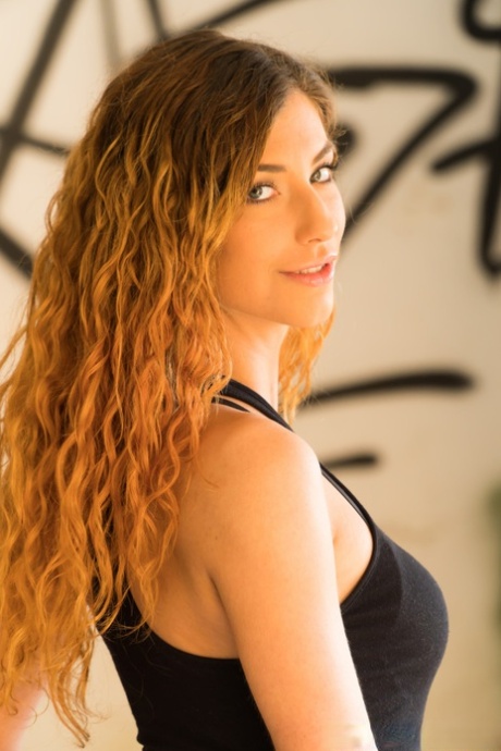 Shona River naked model picture