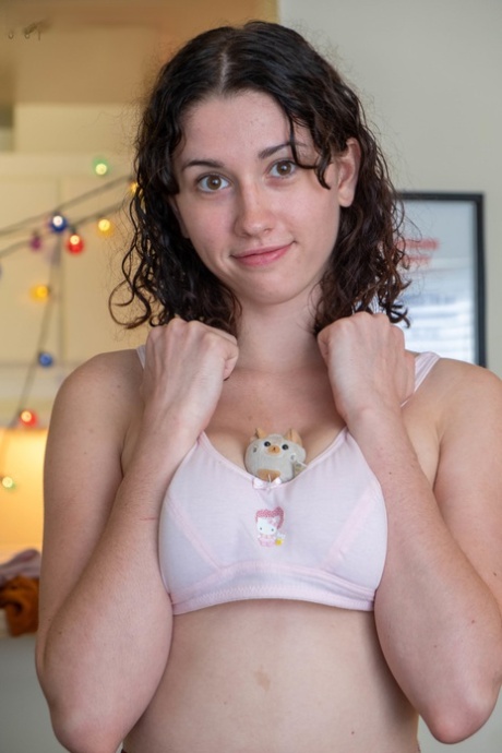 pale brunette hot sex galleries
