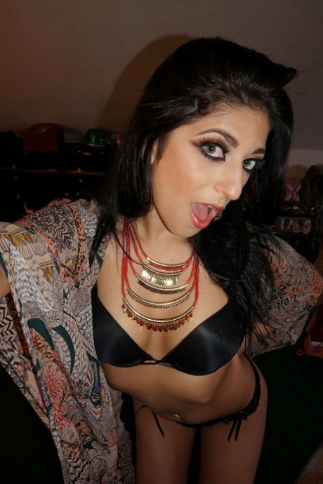 Nikki Knightly sexy pornstar photos
