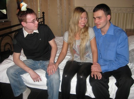 bedstemor teenager lesbisk hd arkiv